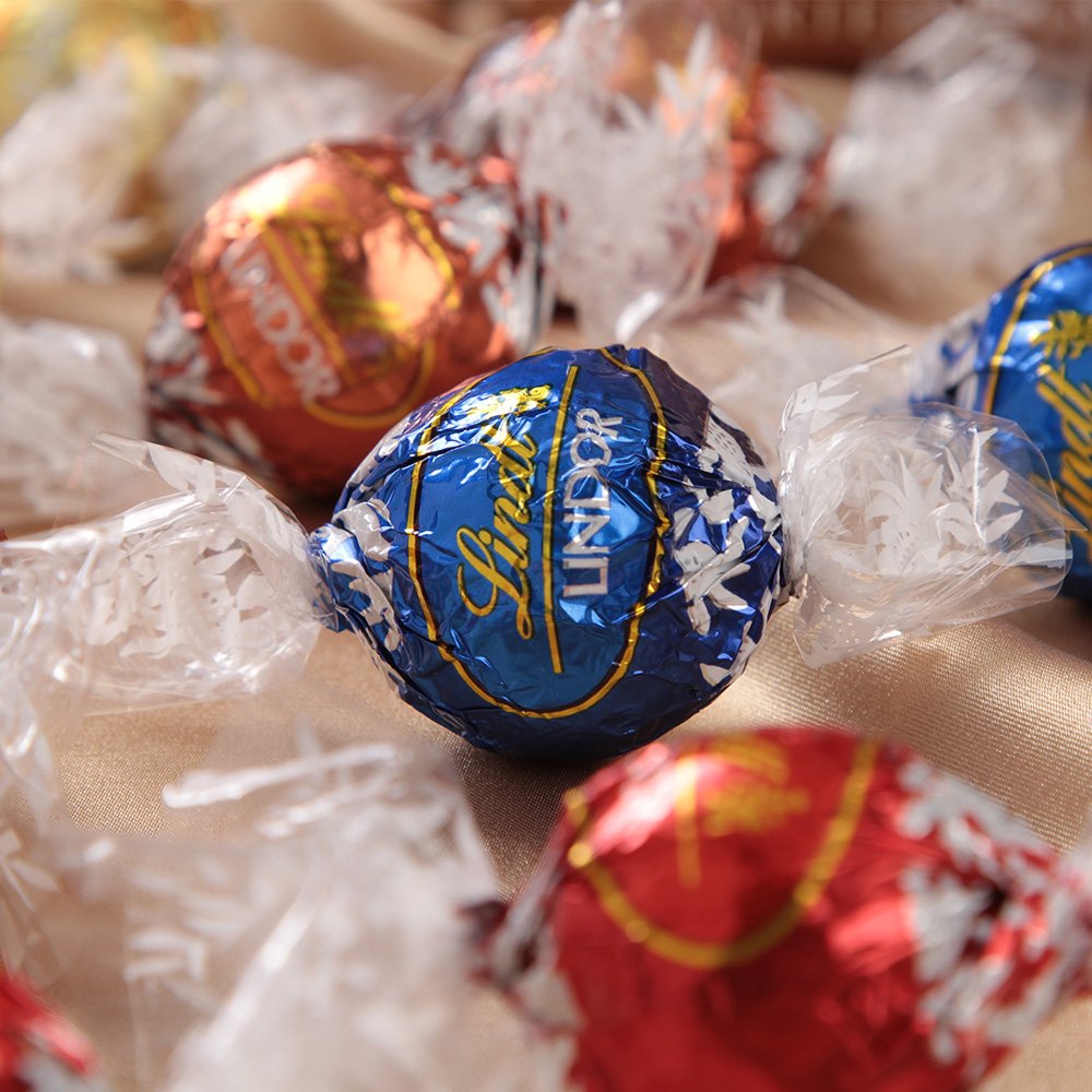 Lindt Lindor Chocolate Truffles, Assorted Flavors, 21.2 oz